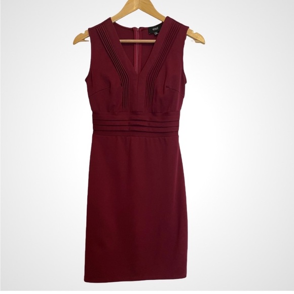 MYSTIC Sheath Dress V-Neck Fitted Pintucks Sleeveless Red‎ Maroon Short Mini - Picture 1 of 6